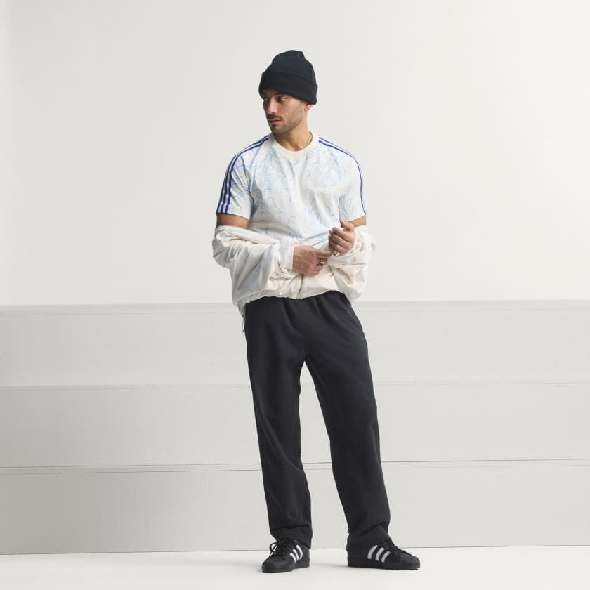 Remera  Originals AOP Off White