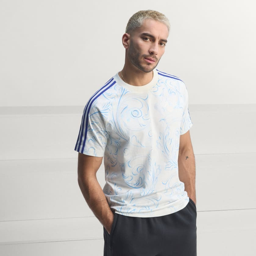 Remera  Originals AOP Off White